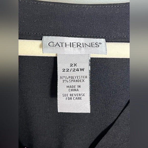 Catherines Blouse Women’s 2X Black Pink Geometric Lightweight Button Up - Picture 3 of 9